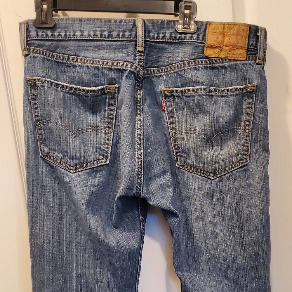Vintage Levi’s 505 Regular Fit Straight Leg Jeans distressed – 36x32